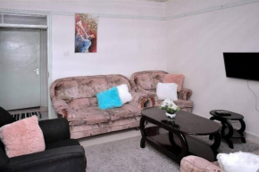 Lovely 2-bedroom serviced apartment with free WiFi